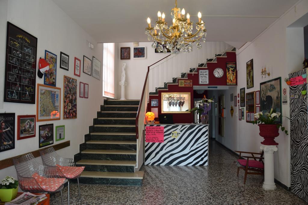 Hotel Villa Elia ริมินี ภายนอก รูปภาพ