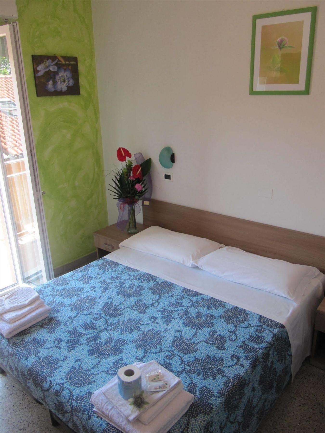 Hotel Villa Elia ริมินี ภายนอก รูปภาพ