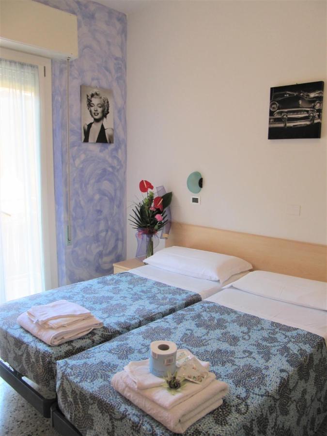 Hotel Villa Elia ริมินี ภายนอก รูปภาพ